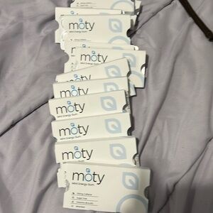 Moty brand mint energy gum